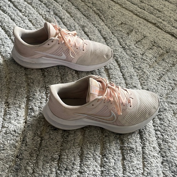 Nike Downshifter 11 Women’s Running Shoes Light Pink, 7.5 - Picture 9 of 12